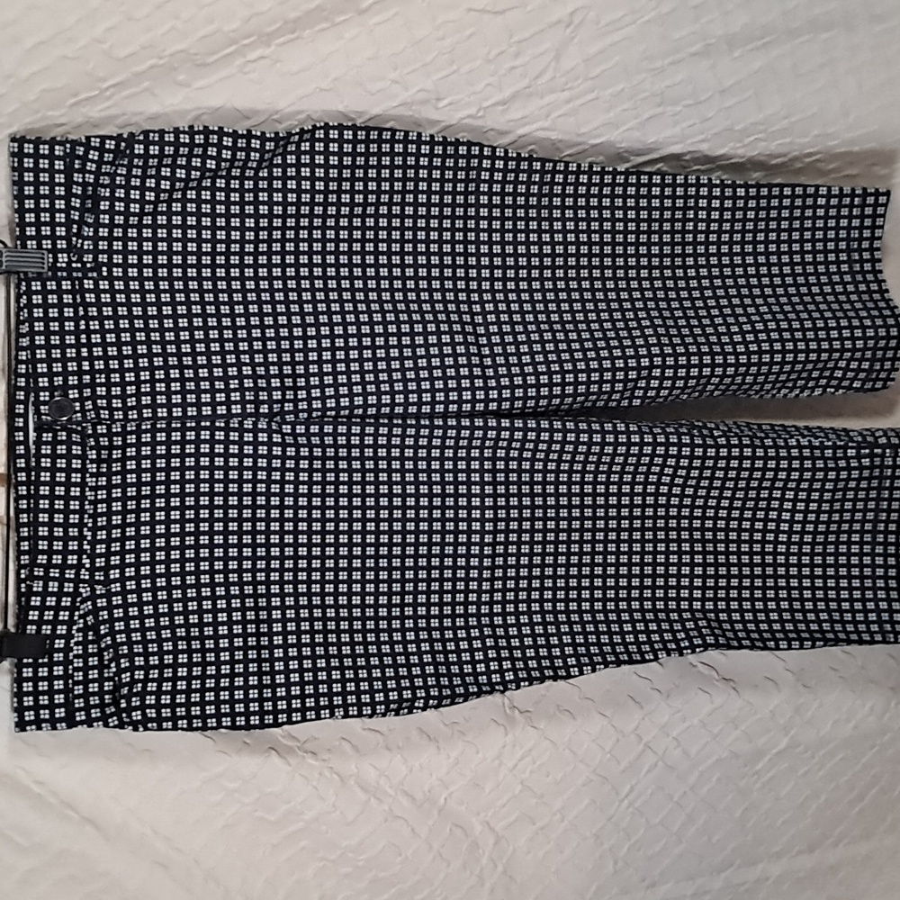 Gloria Vanderbilt size 8 Capri pants